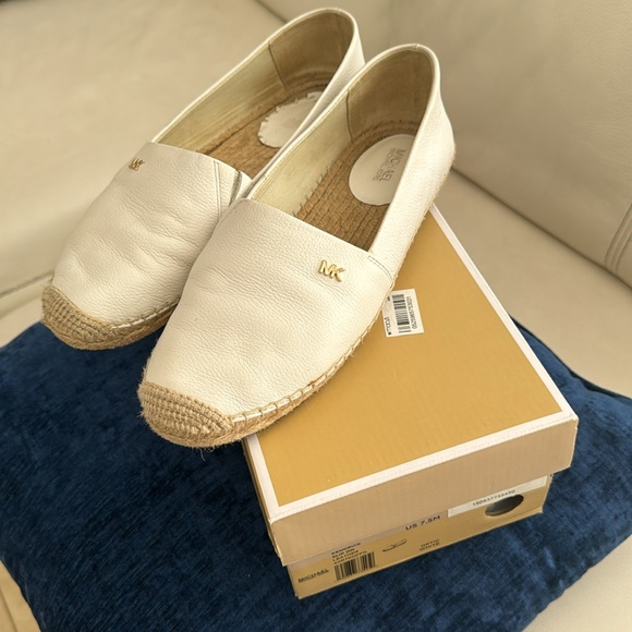 Espadrilles - Picture 2 of 3